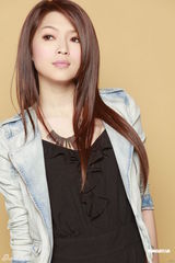 组图：连诗雅大秀玉背长腿 入围新人奖感兴奋