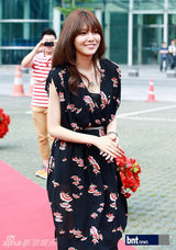 组图：少时秀英尹道贤接任《深夜TV演艺》主持人