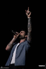 高清图：Maroon5香港演唱会 乐队投入场面火爆