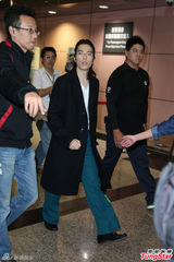 组图：萧敬腾盼两嫌主动投案 不愿假设幕后黑手