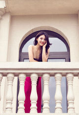 组图：宁丹琳两度登封面 演绎熟女精致生活