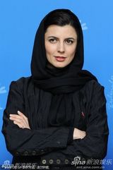 高清：《内达和西敏》亮相 莱拉-哈塔米黑衣玩神秘