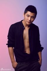 组图：新晋小生李佑安全新写真曝光 显偶像魅力