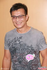 组图：黄日华唐宁上演忘年恋 鲍起静为亚视担忧