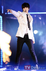 组图：众韩流明星齐聚《2012韩流DREAM演唱会》