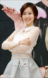 组图：申珠雅等出席早间剧《我人生的甘露》发布会