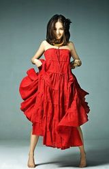 幻灯图：王子文最新杂志写真照 宛若精灵落入凡间