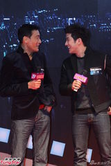 组图： 郭富城梁家辉现身《寒战》上海宣传