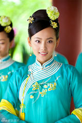 组图：张嘉倪《宫2》塑造灵巧玉漱 造型多变受追捧