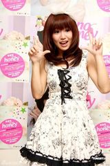 组图：郭书瑶最爱变装party 带歌迷大跳自创舞