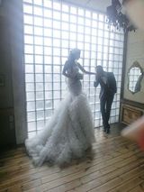 组图：“激吻女”张茆与外籍未婚夫首尔拍婚纱照