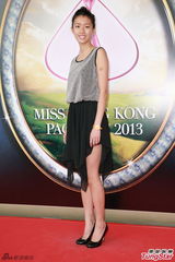 组图：港姐选拔二轮佳丽彩妆亮相变白富美