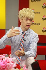 高清图：SJM Henry做客聊新辑自曝潜水粉丝网站