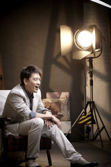 组图：王耀庆杂志写真气质男风度翩翩