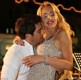 组图：艳星玛里尼与男星贴面舞 压胸啃腿尺度大