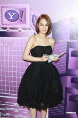 容祖儿大胆想拍内衣广告 Twins写真拼嫩模(图)