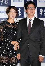 高清组图：韩星金善雅金柱赫携手宣传新片《斗魂》