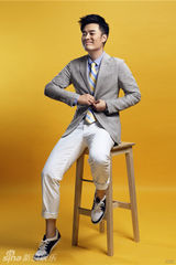 组图：陈赫杂志大片不改幽默本色