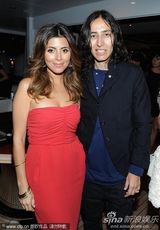 高清组图：《花瓶妻》庆功宴 众女星低胸爆乳抢镜