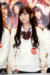 组图：日本组合AKB48办握手会 与香港歌迷亲密接触