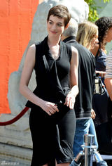 组图：诺兰留名星光大道 《蝙蝠侠》剧组助阵