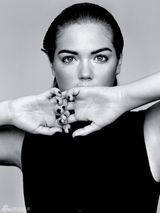 组图：凯特-阿普顿时尚大片优雅 紧身衣勾勒傲人曲线