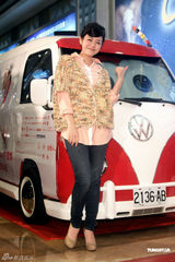 组图：陈妍希透露择偶标准 新片演台妹开嗓献唱