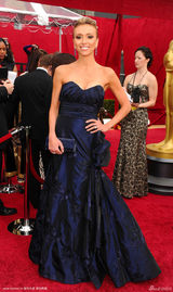 高清组图：克里基娜-兰西克蓝色礼服秀锁骨