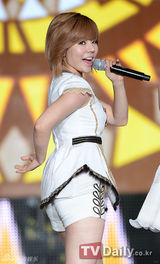 组图：中韩歌会首尔唱响 EXO少时2PM等精彩献唱