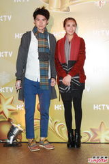 组图：香港电视办圣诞派对 王维基招揽亚视弃将