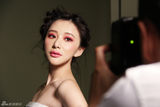 组图：熊乃瑾红唇美妆大片 高盘复古发髻脱俗