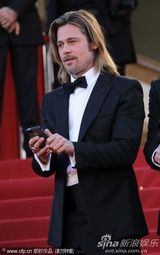 组图：皮特戛纳走秀长发黑超显帅气