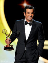 组图：艾美奖现场 泰-布瑞尔获喜剧类最佳男配角