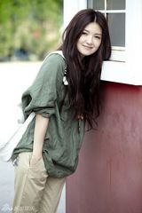 组图：傅晶简约森女系写真慵懒随意