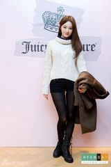 组图：黄静茵郑素敏等靓装参加庆典