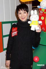 幻灯：林嘉欣关爱血癌患者 谈续约称要看公司诚意