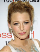 组图：《绯闻女孩》开播100集派对 主演盛装亮相