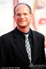 组图：《替代》首映礼 莎朗-塔尔蓝裙惊艳红毯