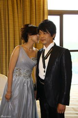 幻灯图：张国立“嫁女儿” 任贤齐刘若英等到场祝贺