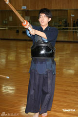 高清图：林宥嘉受柯南影响学习剑道 重温儿时记忆