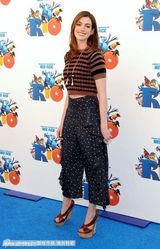 组图：《里约大冒险》洛杉矶放映 海瑟薇笑容甜美