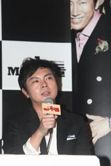 组图：韩片《偶像先生》试映 朴宰范池贤宇宣传