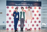 独家：俊男美女亮相首尔时装周 鲁敏宇炫长腿