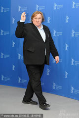 幻灯图集：《猛犸象》记者会 杰拉尔-德帕迪约亮相