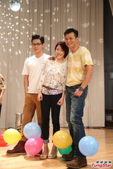 组图：黄日华否认劝苗侨伟过档 夸新公司人性化