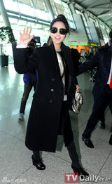 组图：韩星韩艺瑟丁一宇等为参加MAMA赴香港