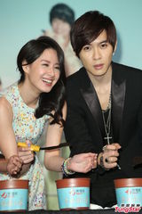 组图：唐禹哲曾恺玹幽默回应新戏谈情