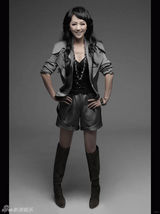 幻灯：罗海琼写真 褪去知性张扬自我