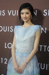 组图：范冰冰巩俐吴奇隆等出席上海时装秀