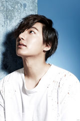 高清组图：李敏镐拍时尚大片再现花男魅力